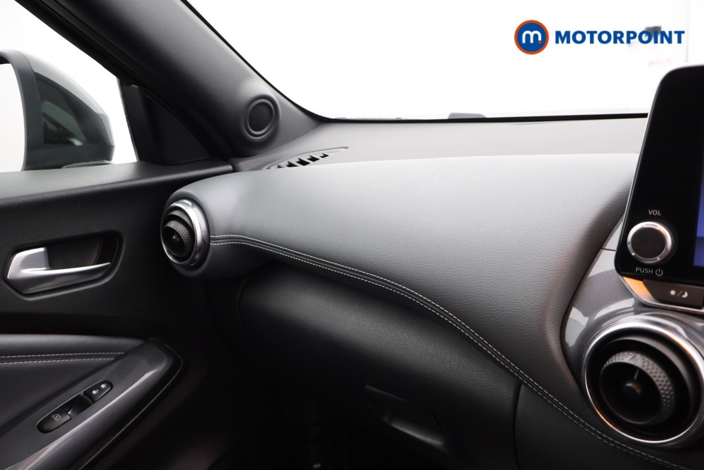 Nissan Juke N-Connecta Automatic Petrol SUV - Stock Number (1661672) - 11th supplementary image