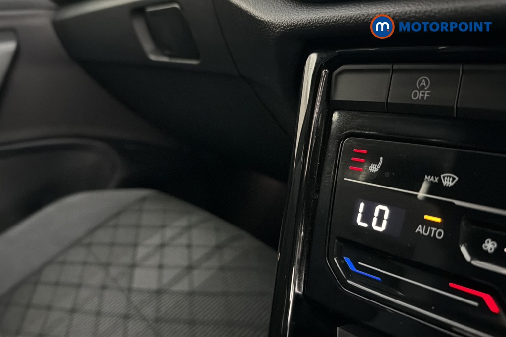 Volkswagen T-Roc R-Line Automatic Petrol SUV - Stock Number (1662585) - 14th supplementary image
