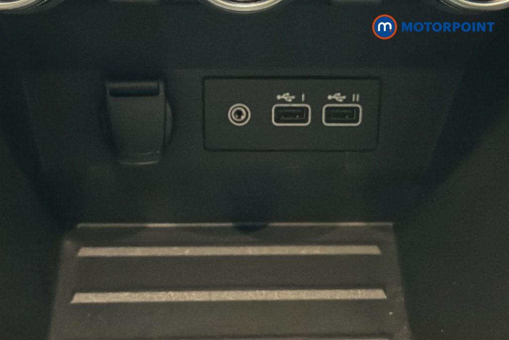 Renault Clio Evolution Manual Petrol Hatchback - Stock Number (1662735) - 997th supplementary image