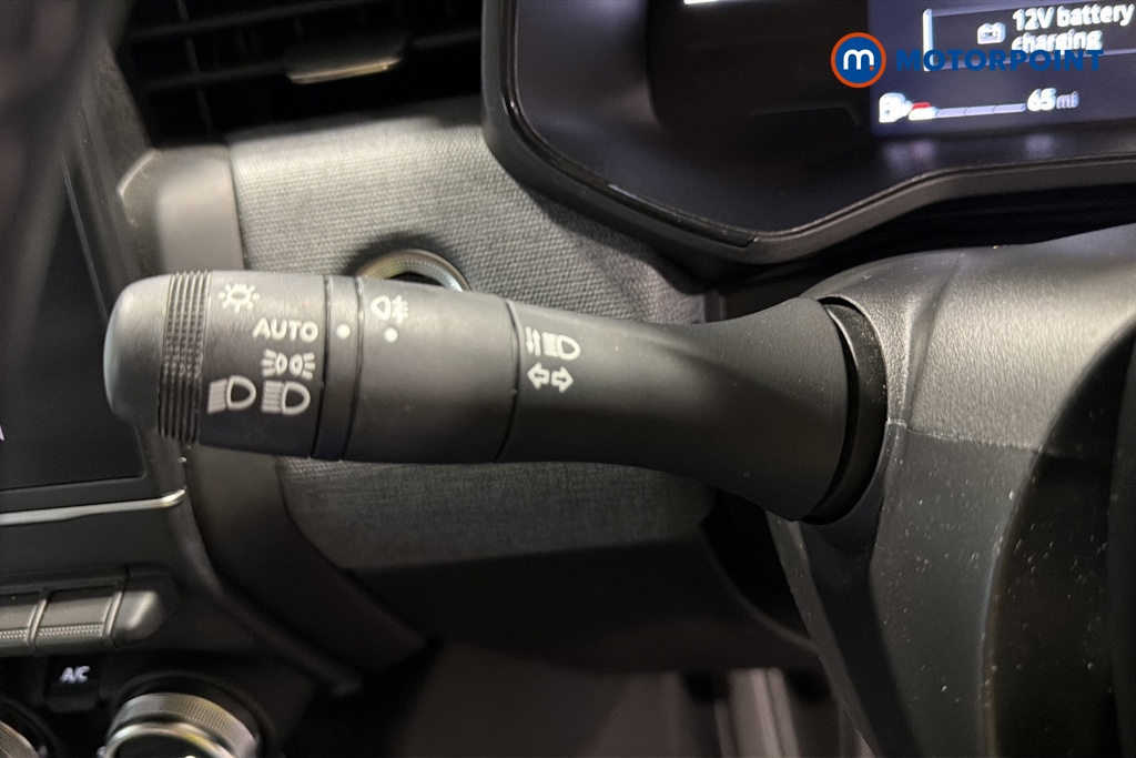 Renault Clio Evolution Manual Petrol Hatchback - Stock Number (1662735) - 5th supplementary image