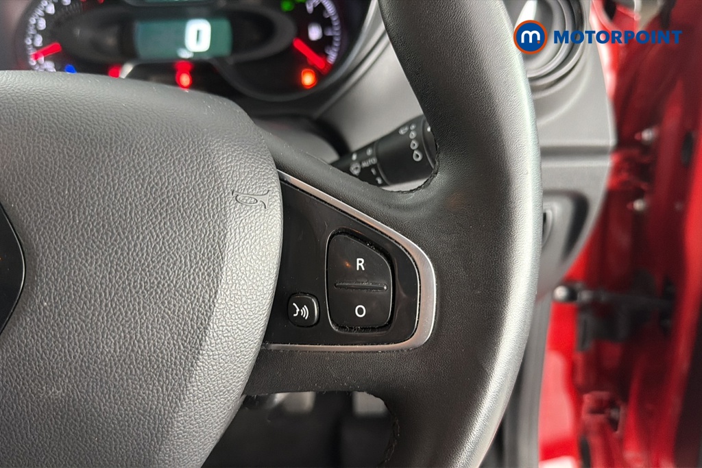 Renault Captur Iconic Manual Petrol SUV - Stock Number (1663296) - 3rd supplementary image