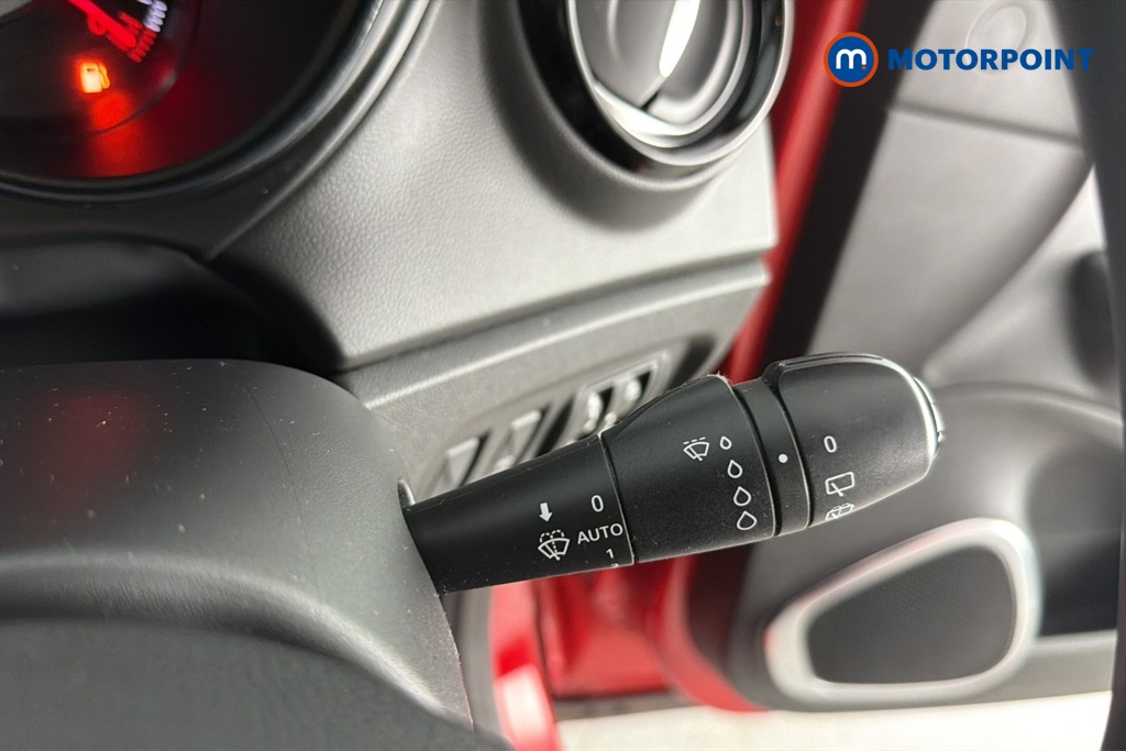 Renault Captur Iconic Manual Petrol SUV - Stock Number (1663296) - 6th supplementary image