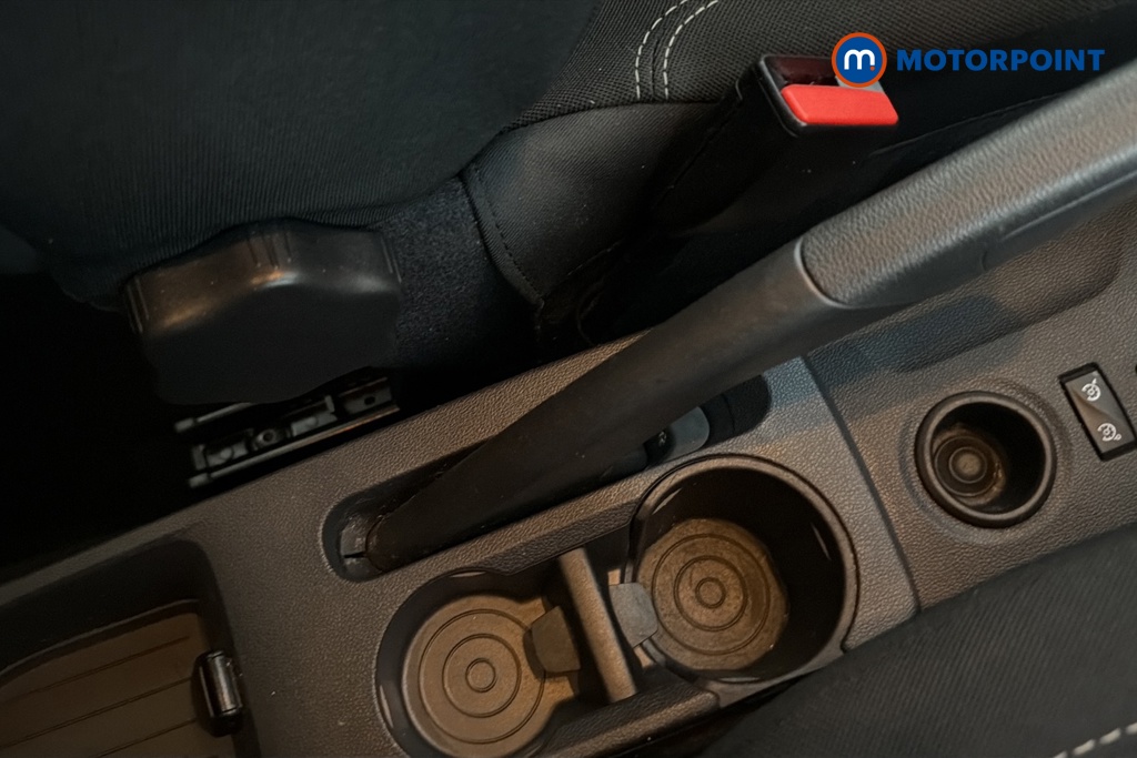 Renault Captur Iconic Manual Petrol SUV - Stock Number (1663296) - 16th supplementary image