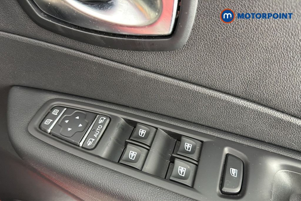 Renault Captur Iconic Manual Petrol SUV - Stock Number (1663296) - 19th supplementary image