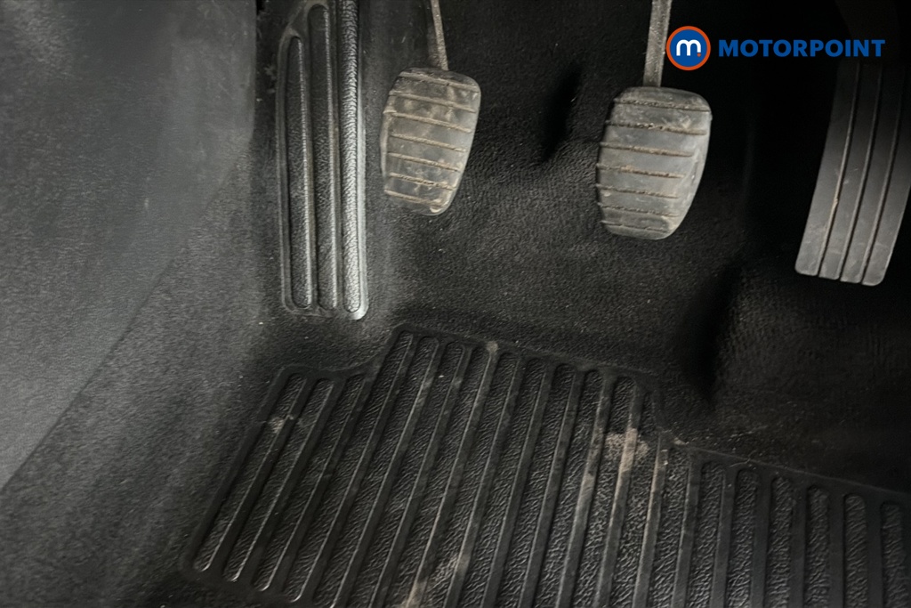 Renault Captur Iconic Manual Petrol SUV - Stock Number (1663296) - 24th supplementary image