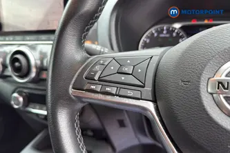 Nissan Juke N-Connecta Manual Petrol SUV - Stock Number (1663332) - 4th supplementary image