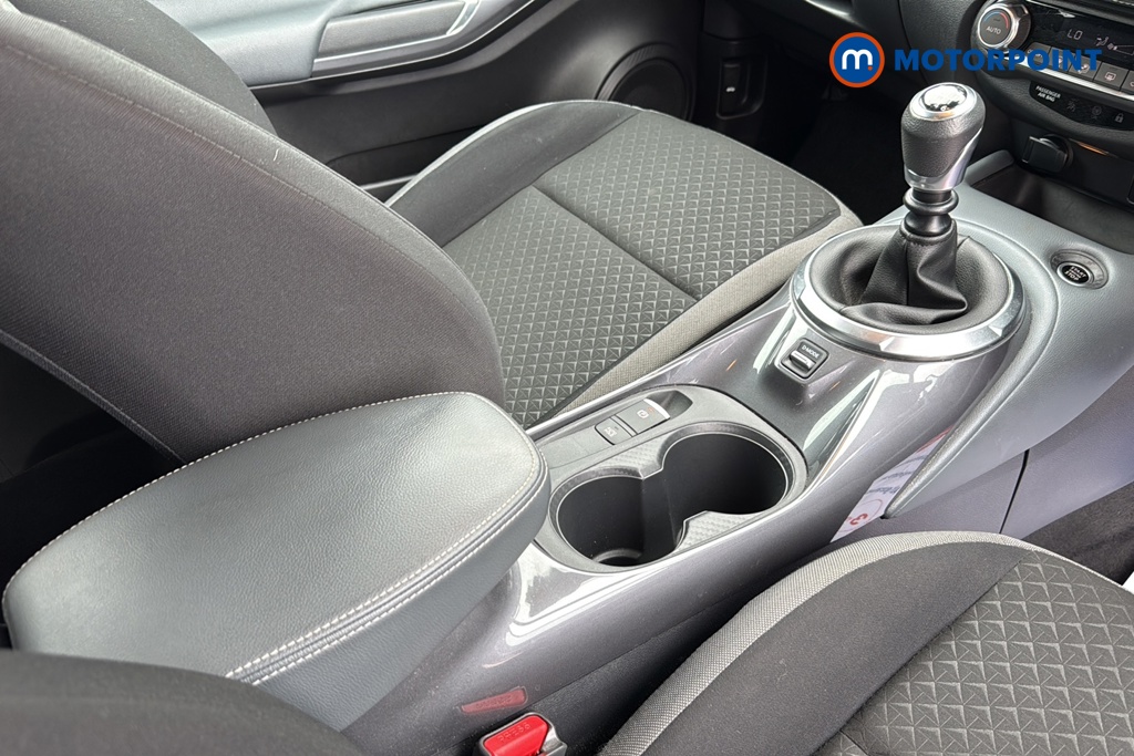 Nissan Juke N-Connecta Manual Petrol SUV - Stock Number (1663332) - 15th supplementary image