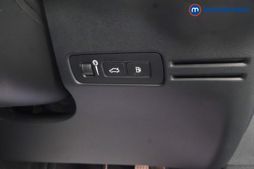 Volvo Xc40 Plus Automatic Petrol Plug-In Hybrid SUV - Stock Number (1663474) - 22nd supplementary image