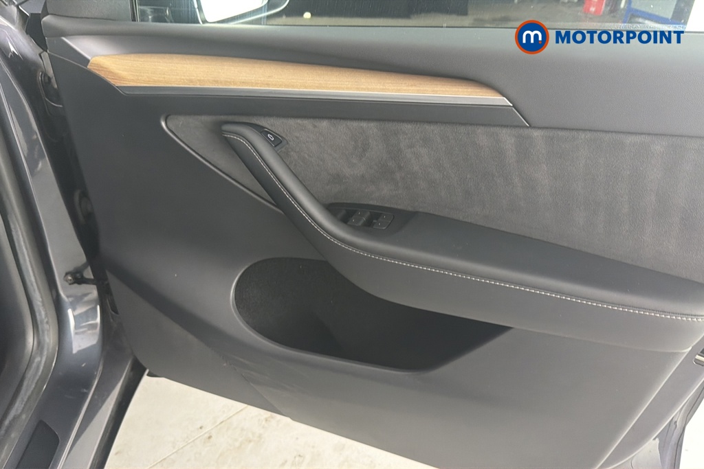 Tesla Model Y Long Range Automatic Electric SUV - Stock Number (1663848) - 18th supplementary image