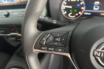 Nissan Juke Acenta Premium Manual Petrol SUV - Stock Number (1664132) - 4th supplementary image