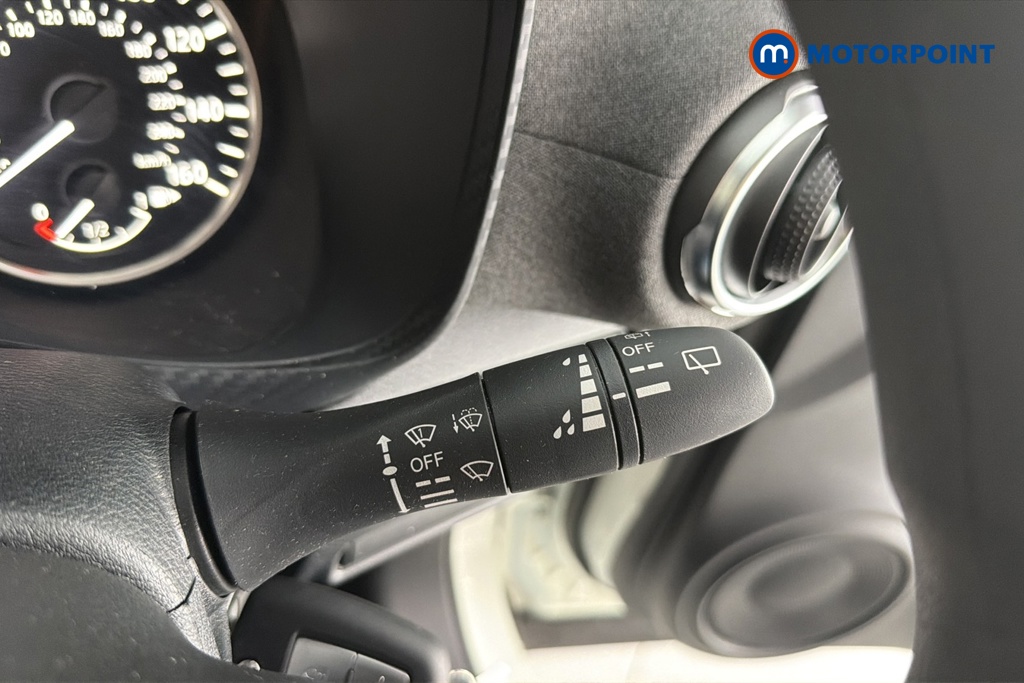 Nissan Juke Acenta Premium Manual Petrol SUV - Stock Number (1664132) - 6th supplementary image