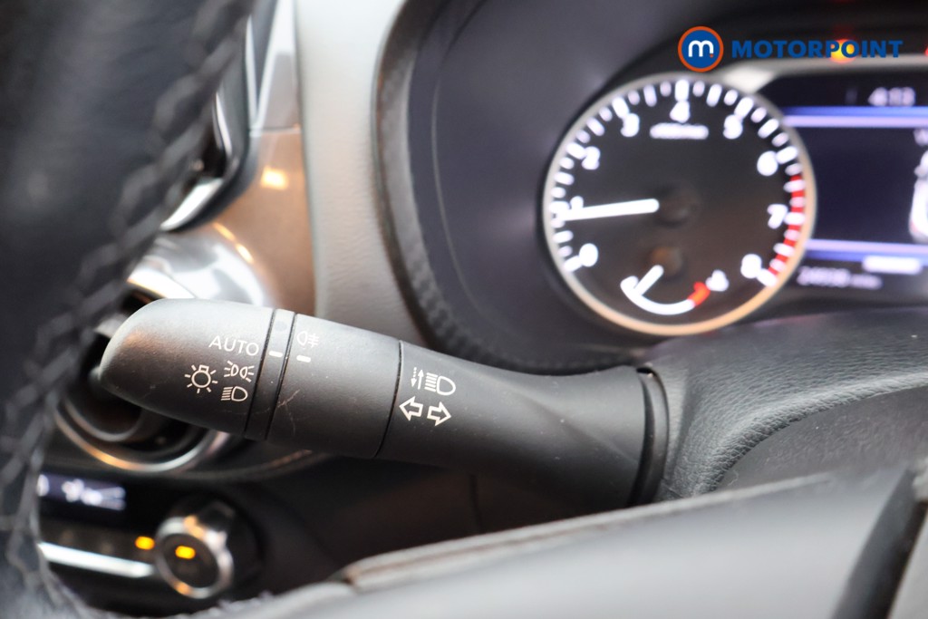 Nissan Juke N-Connecta Manual Petrol SUV - Stock Number (1664198) - 5th supplementary image