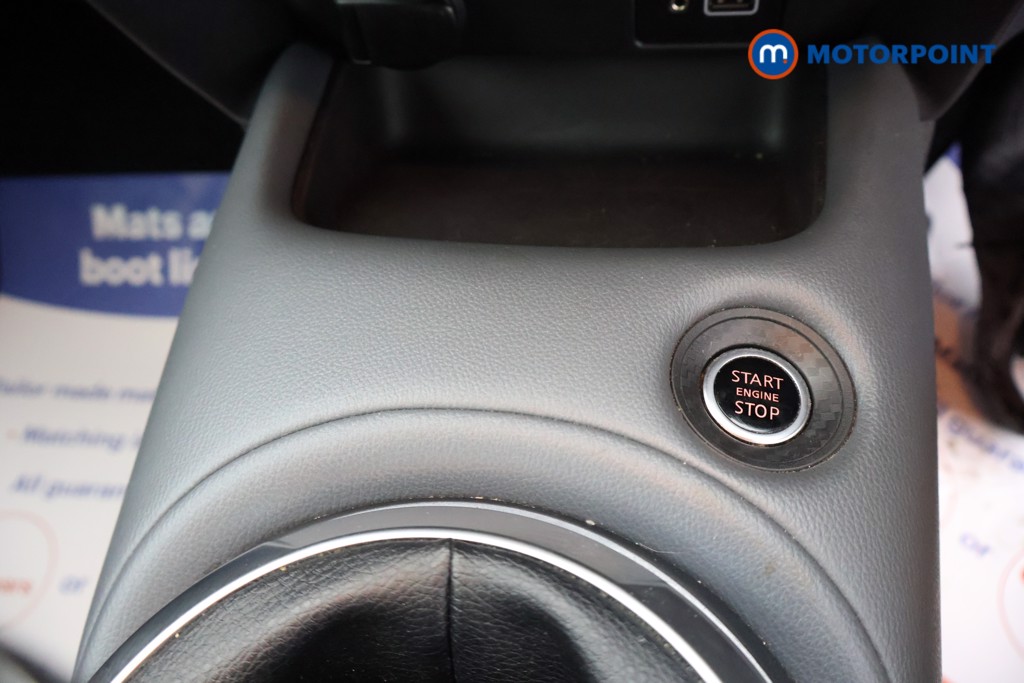 Nissan Juke N-Connecta Manual Petrol SUV - Stock Number (1664198) - 9th supplementary image