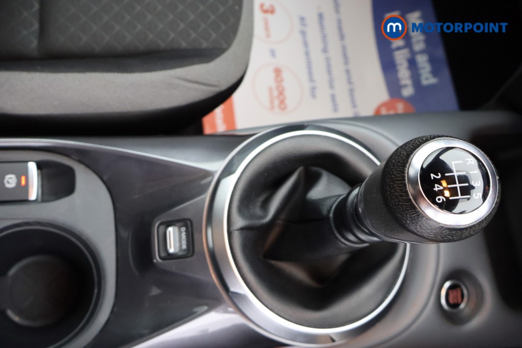 Nissan Juke N-Connecta Manual Petrol SUV - Stock Number (1664198) - 10th supplementary image
