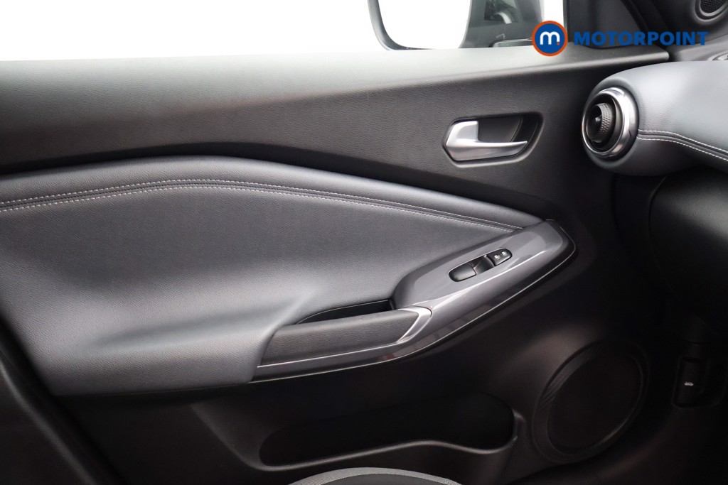 Nissan Juke N-Connecta Manual Petrol SUV - Stock Number (1664198) - 12th supplementary image