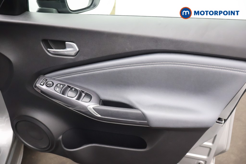 Nissan Juke N-Connecta Manual Petrol SUV - Stock Number (1664198) - 13th supplementary image