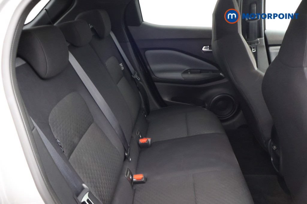 Nissan Juke N-Connecta Manual Petrol SUV - Stock Number (1664198) - 17th supplementary image