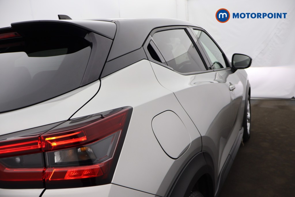 Nissan Juke N-Connecta Manual Petrol SUV - Stock Number (1664198) - 24th supplementary image