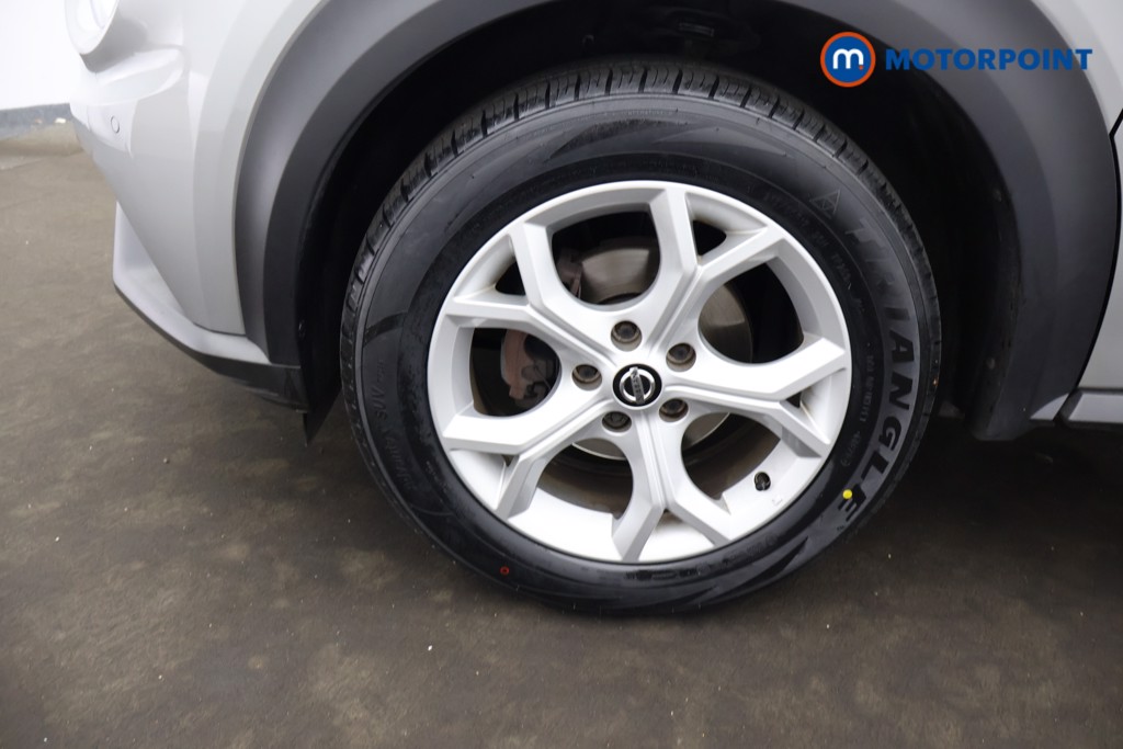 Nissan Juke N-Connecta Manual Petrol SUV - Stock Number (1664198) - 32nd supplementary image