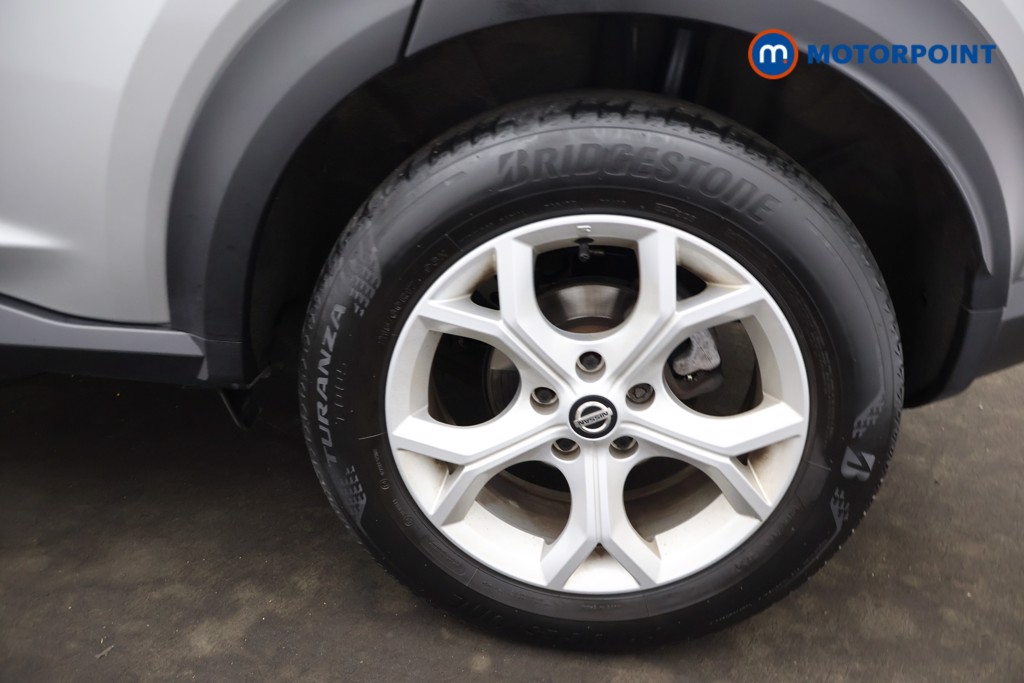 Nissan Juke N-Connecta Manual Petrol SUV - Stock Number (1664198) - 33rd supplementary image