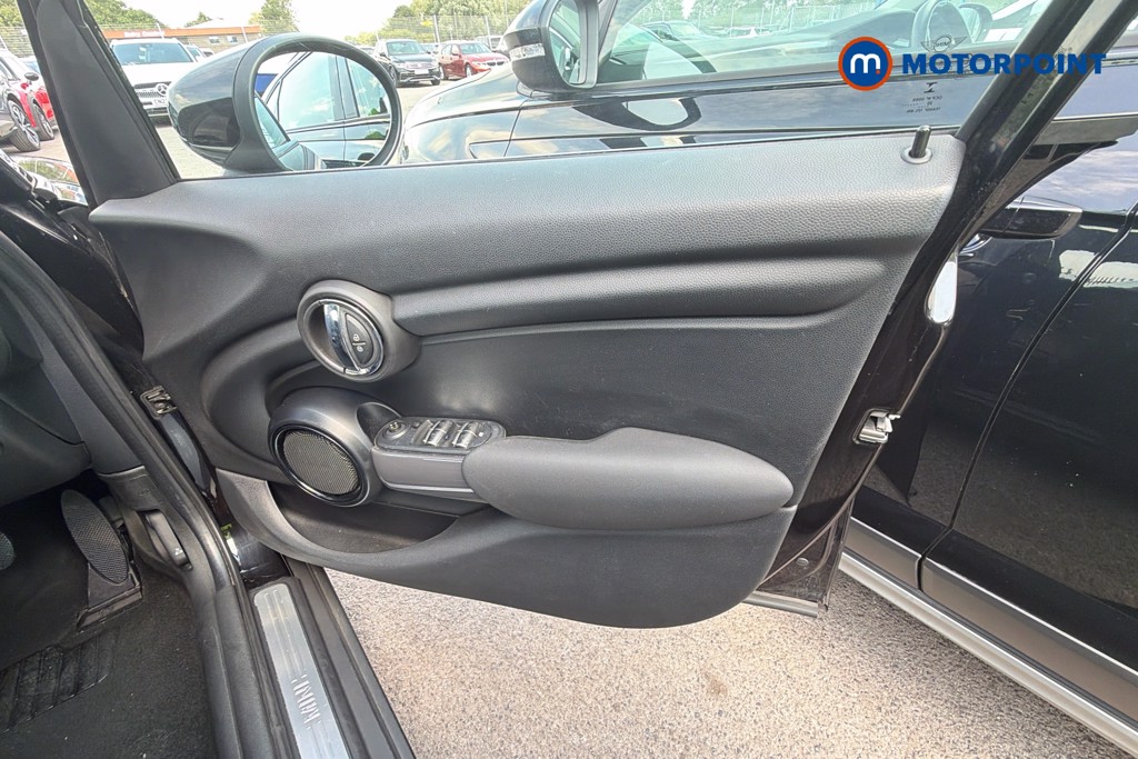 Mini Hatchback Cooper Classic Manual Petrol Hatchback - Stock Number (1664850) - 37th supplementary image