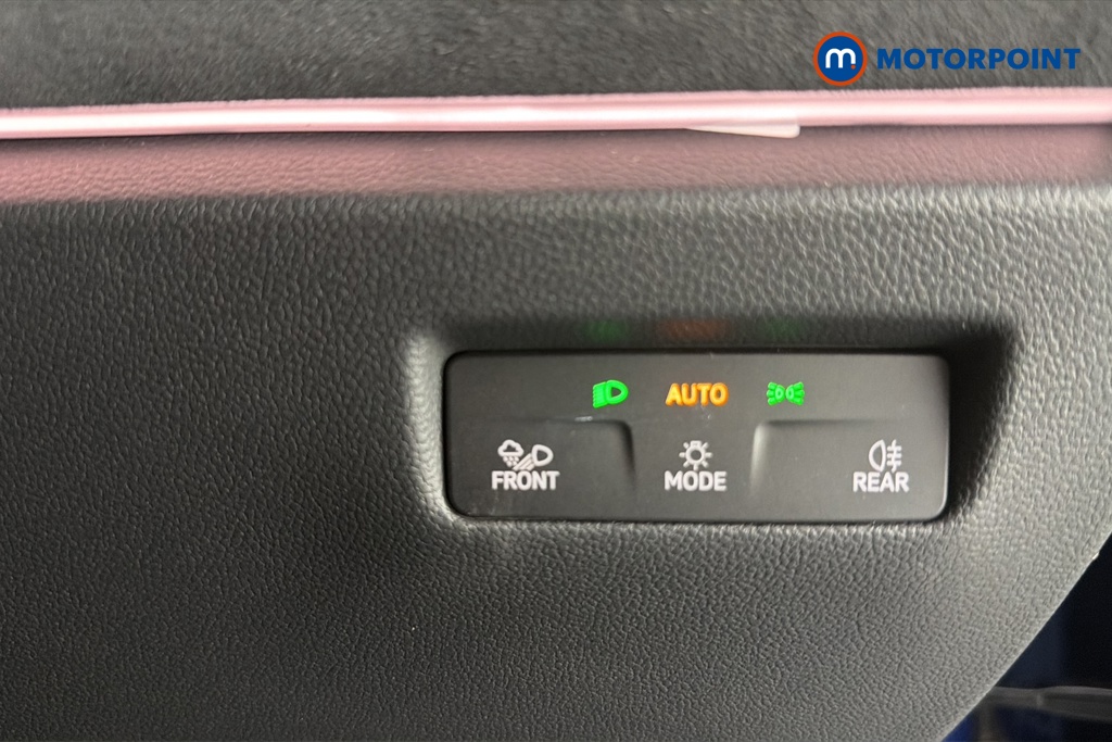 Volkswagen Passat R-Line Automatic Petrol Plug-In Hybrid Estate - Stock Number (1665234) - 11th supplementary image
