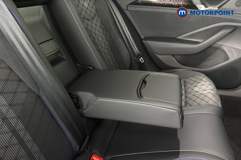 Volkswagen Passat R-Line Automatic Petrol Plug-In Hybrid Estate - Stock Number (1665234) - 26th supplementary image