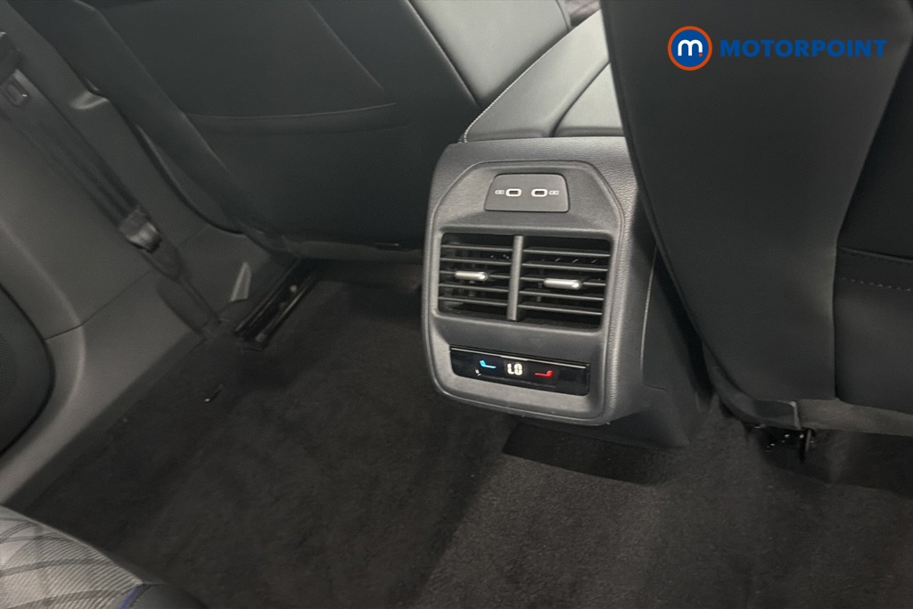Volkswagen Passat R-Line Automatic Petrol Plug-In Hybrid Estate - Stock Number (1665234) - 28th supplementary image