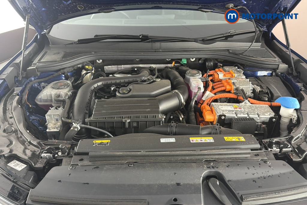 Volkswagen Passat R-Line Automatic Petrol Plug-In Hybrid Estate - Stock Number (1665234) - 48th supplementary image