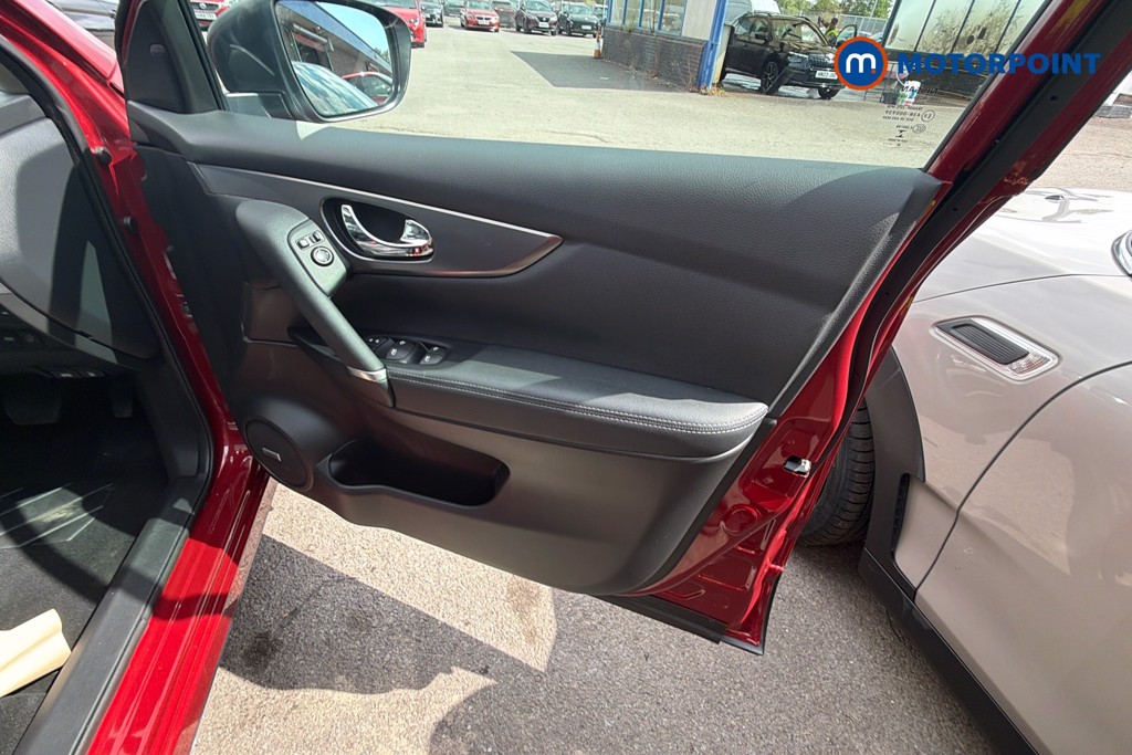 Nissan Qashqai Tekna Automatic Petrol SUV - Stock Number (1646284) - 37th supplementary image
