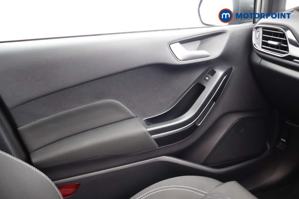 Ford Fiesta Zetec Manual Petrol Hatchback - Stock Number (1656046) - 13th supplementary image