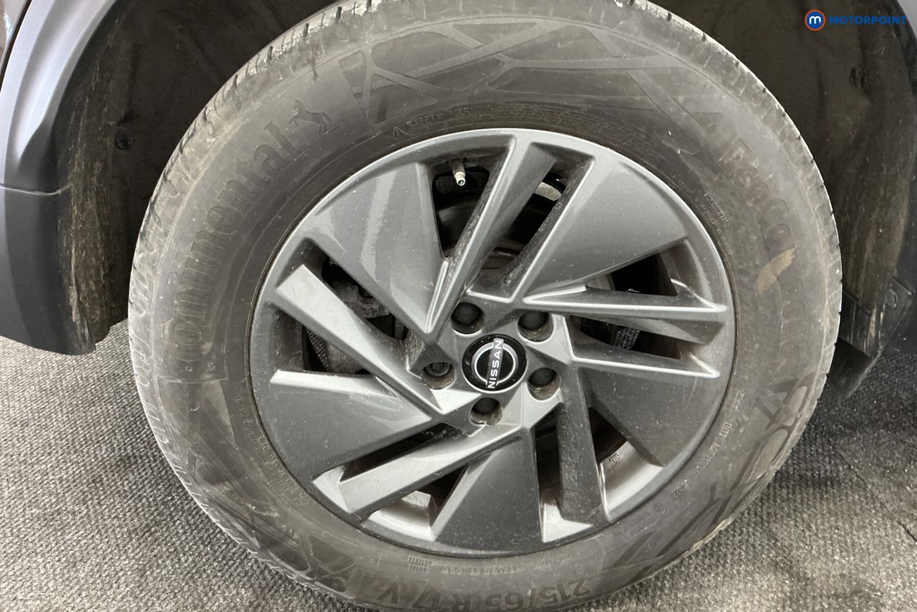 Nissan Qashqai Acenta Premium Manual Petrol SUV - Stock Number (1657545) - 32nd supplementary image