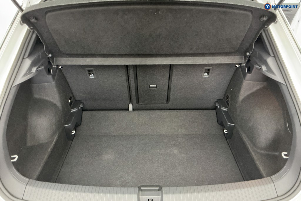 Volkswagen T-Roc R-Line Manual Petrol SUV - Stock Number (1658346) - 3rd supplementary image