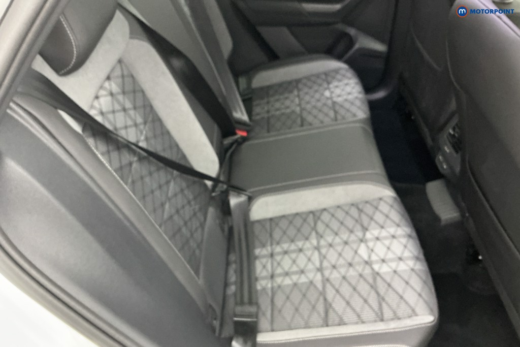 Volkswagen T-Roc R-Line Manual Petrol SUV - Stock Number (1658346) - 4th supplementary image
