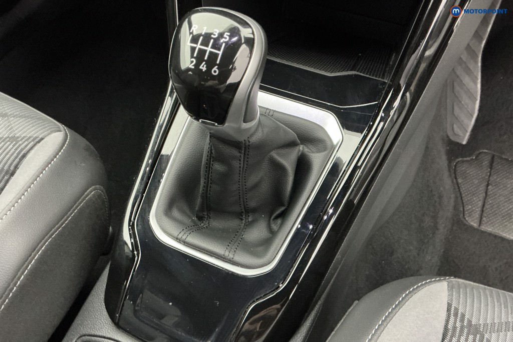 Volkswagen T-Roc R-Line Manual Petrol SUV - Stock Number (1658346) - 15th supplementary image