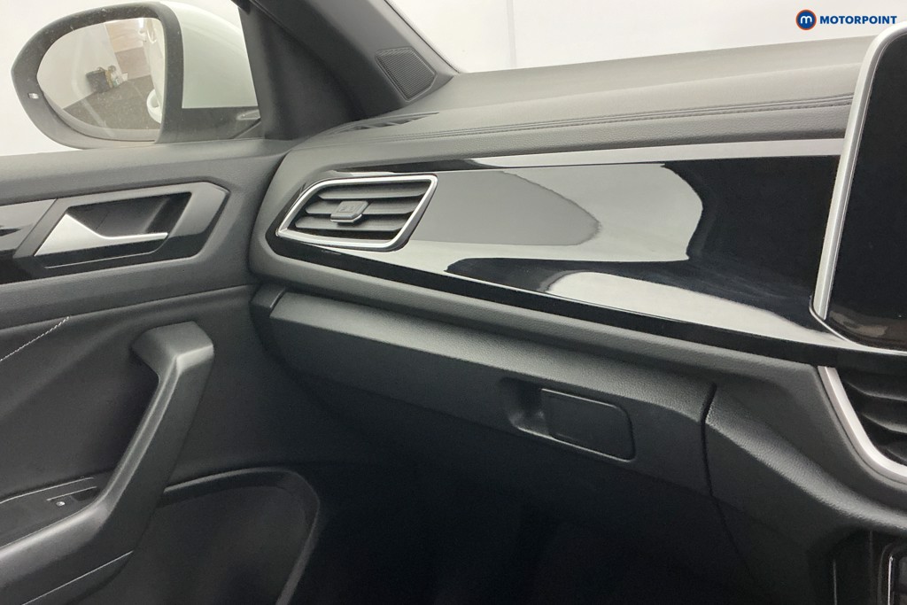 Volkswagen T-Roc R-Line Manual Petrol SUV - Stock Number (1658346) - 18th supplementary image