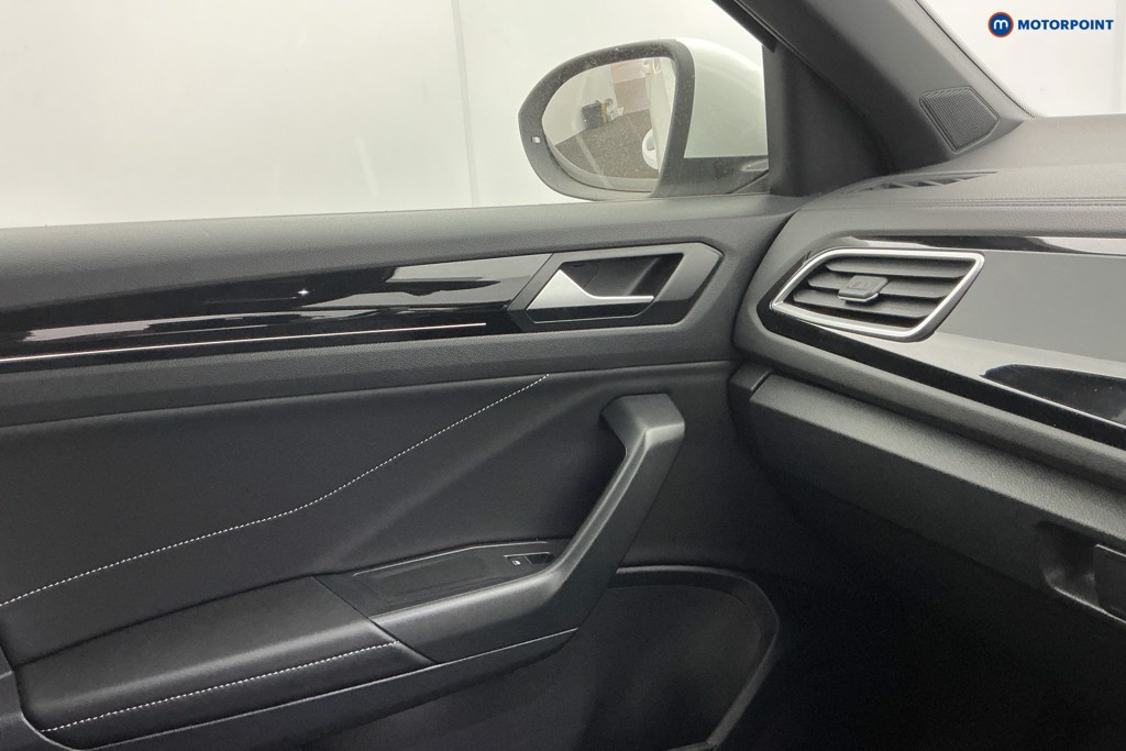 Volkswagen T-Roc R-Line Manual Petrol SUV - Stock Number (1658346) - 19th supplementary image