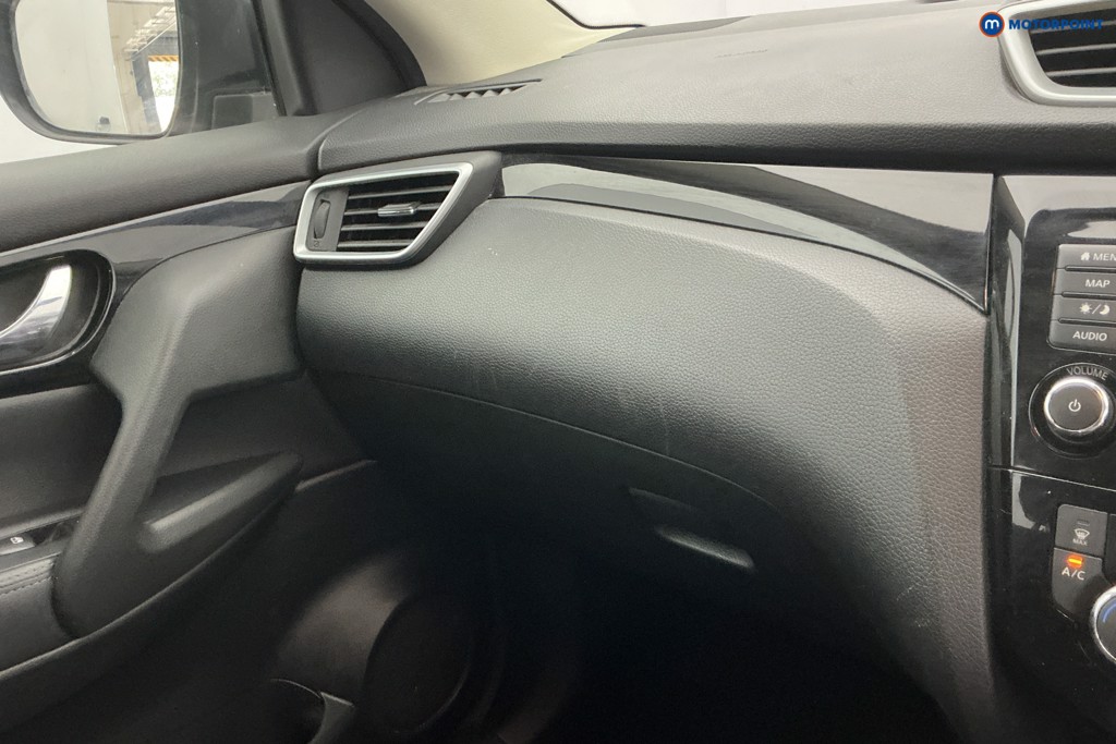 Nissan Qashqai Acenta Premium Manual Petrol SUV - Stock Number (1658613) - 19th supplementary image