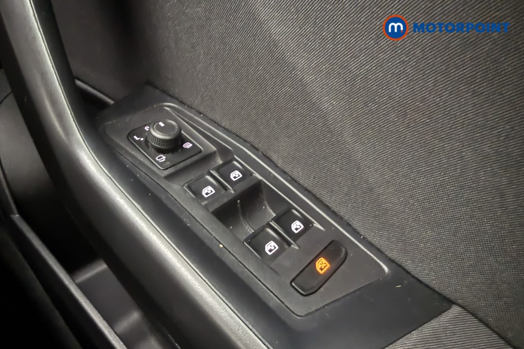 Volkswagen T-Roc Life Manual Petrol SUV - Stock Number (1659418) - 15th supplementary image