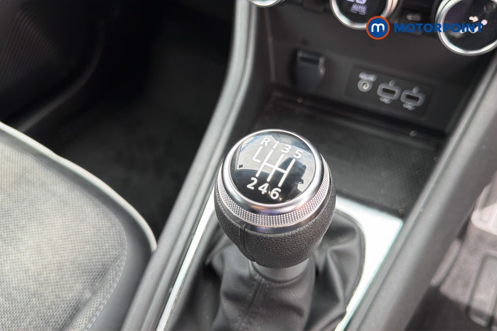 Renault Captur Techno Manual Petrol SUV - Stock Number (1659549) - 15th supplementary image