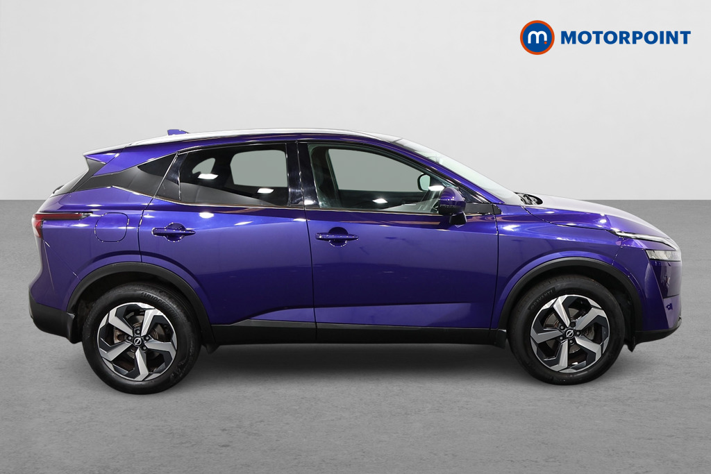 Nissan Qashqai N-Connecta Automatic Petrol SUV - Stock Number (1659610) - Drivers side