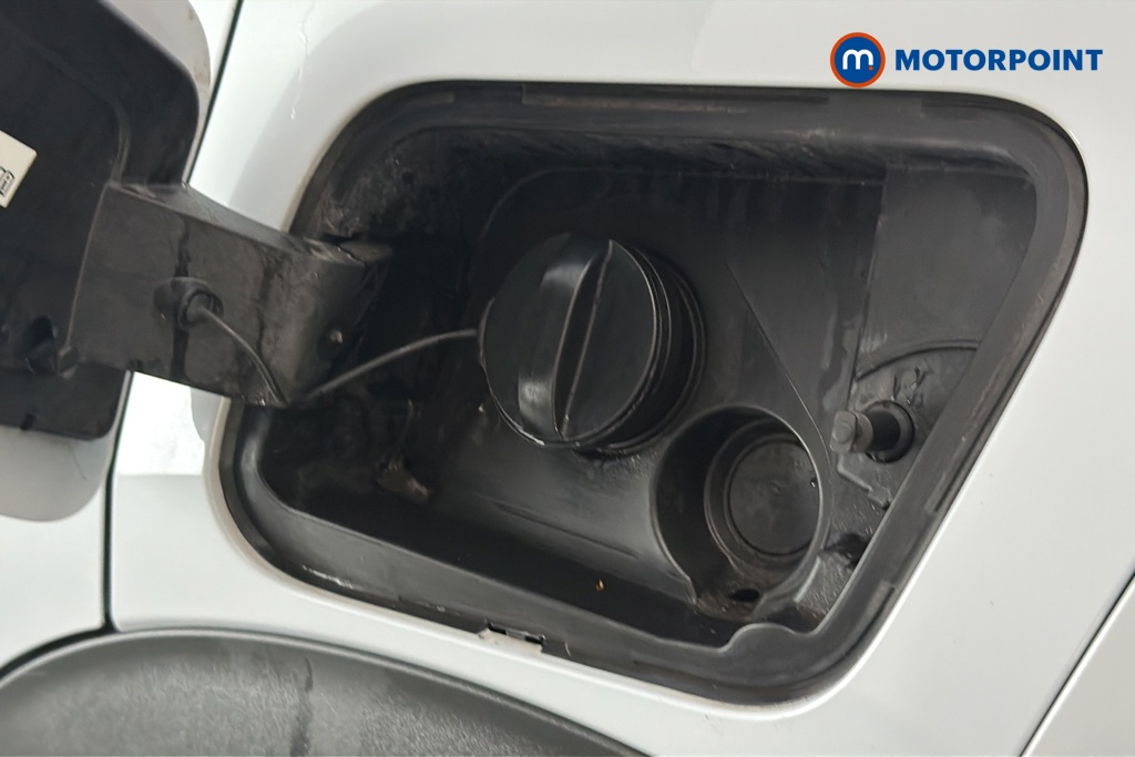 Peugeot 2008 Allure Automatic Petrol SUV - Stock Number (1659721) - 41st supplementary image