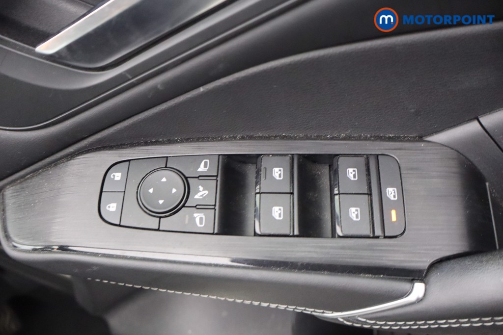 Nissan Qashqai N-Connecta Automatic Petrol-Electric Hybrid SUV - Stock Number (1659730) - 12th supplementary image