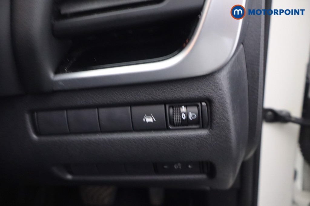 Nissan Qashqai N-Connecta Automatic Petrol-Electric Hybrid SUV - Stock Number (1659730) - 14th supplementary image