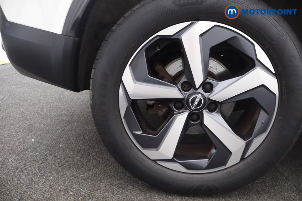 Nissan Qashqai N-Connecta Automatic Petrol-Electric Hybrid SUV - Stock Number (1659730) - 32nd supplementary image