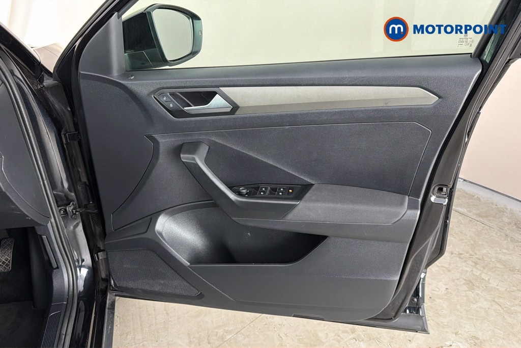 Volkswagen T-Roc SE Manual Petrol SUV - Stock Number (1659753) - 19th supplementary image