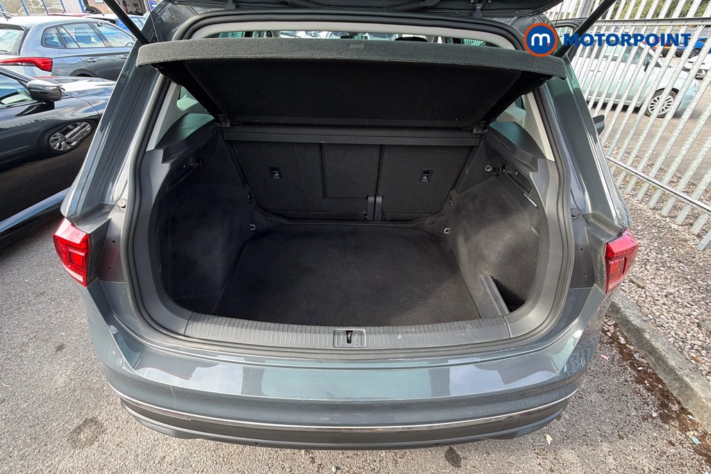 Volkswagen Tiguan Life Automatic Petrol SUV - Stock Number (1660266) - 33rd supplementary image