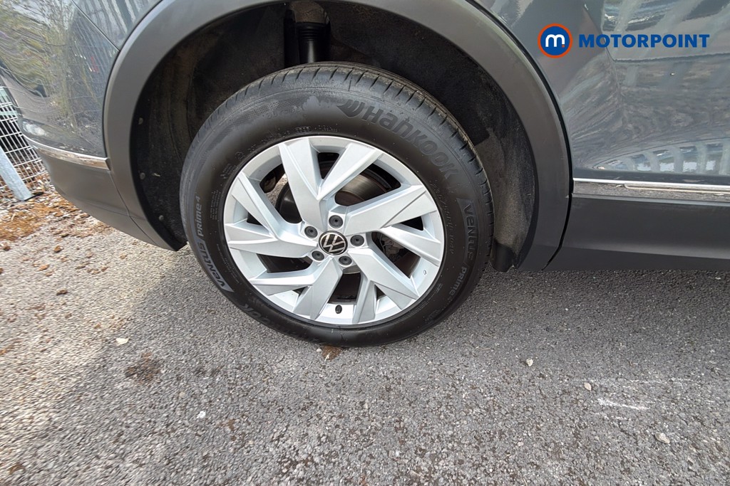 Volkswagen Tiguan Life Automatic Petrol SUV - Stock Number (1660266) - 35th supplementary image