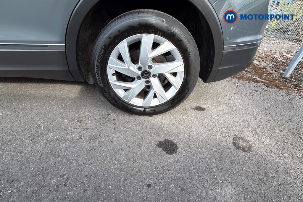 Volkswagen Tiguan Life Automatic Petrol SUV - Stock Number (1660266) - 39th supplementary image