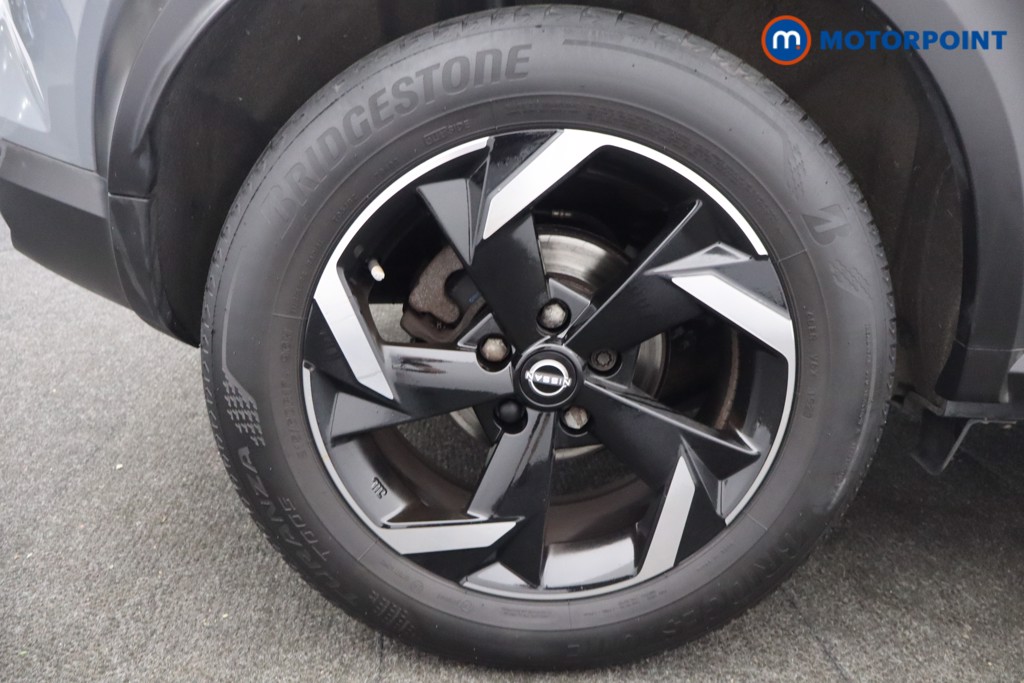 Nissan Juke N-Connecta Automatic Petrol SUV - Stock Number (1660475) - 8th supplementary image